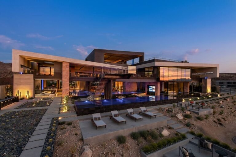 Oscar De La Hoya’s Las Vegas Home Has Its Own Private Dance Club & Just Sold for $25 Million